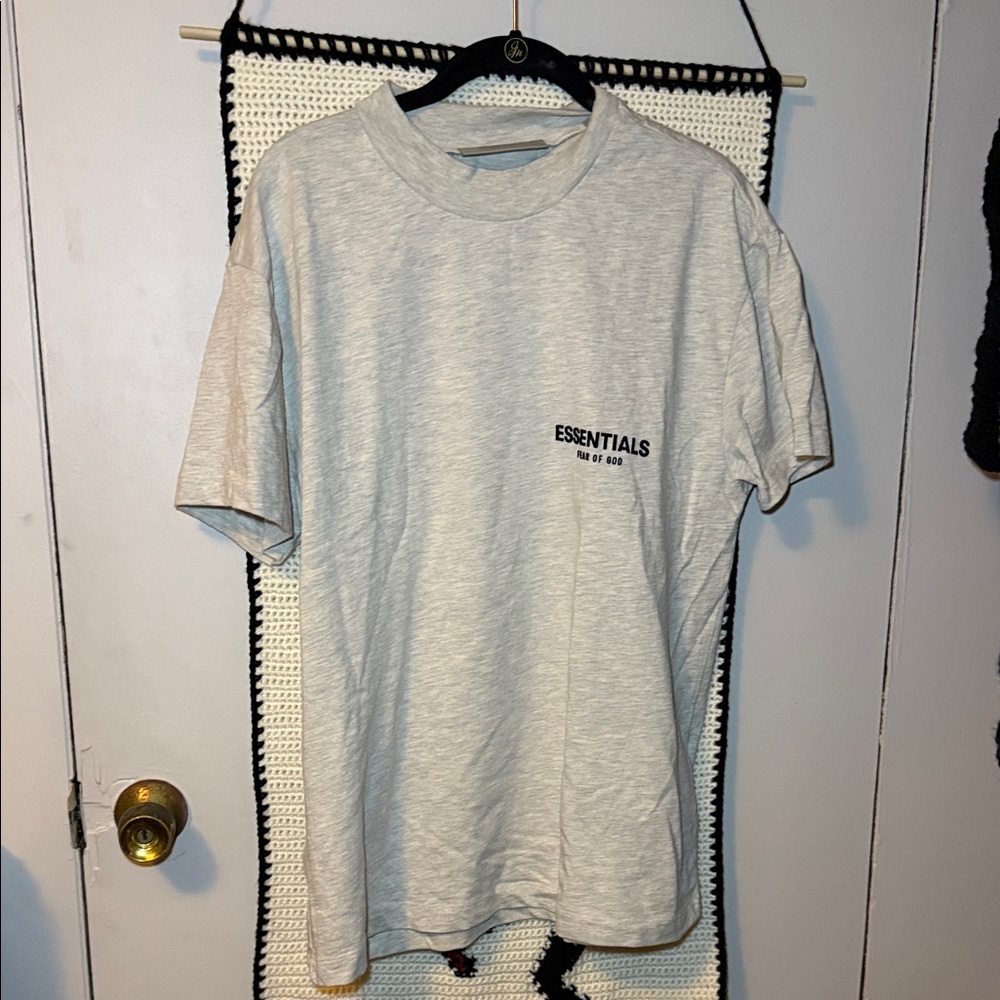 Essentials Light Gray Short Sleeve Tee xs
